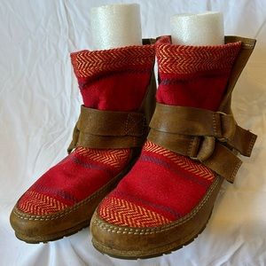Sorel Yaquina Leather and Tapestry Moccasin Blanket Ankle Boots 7